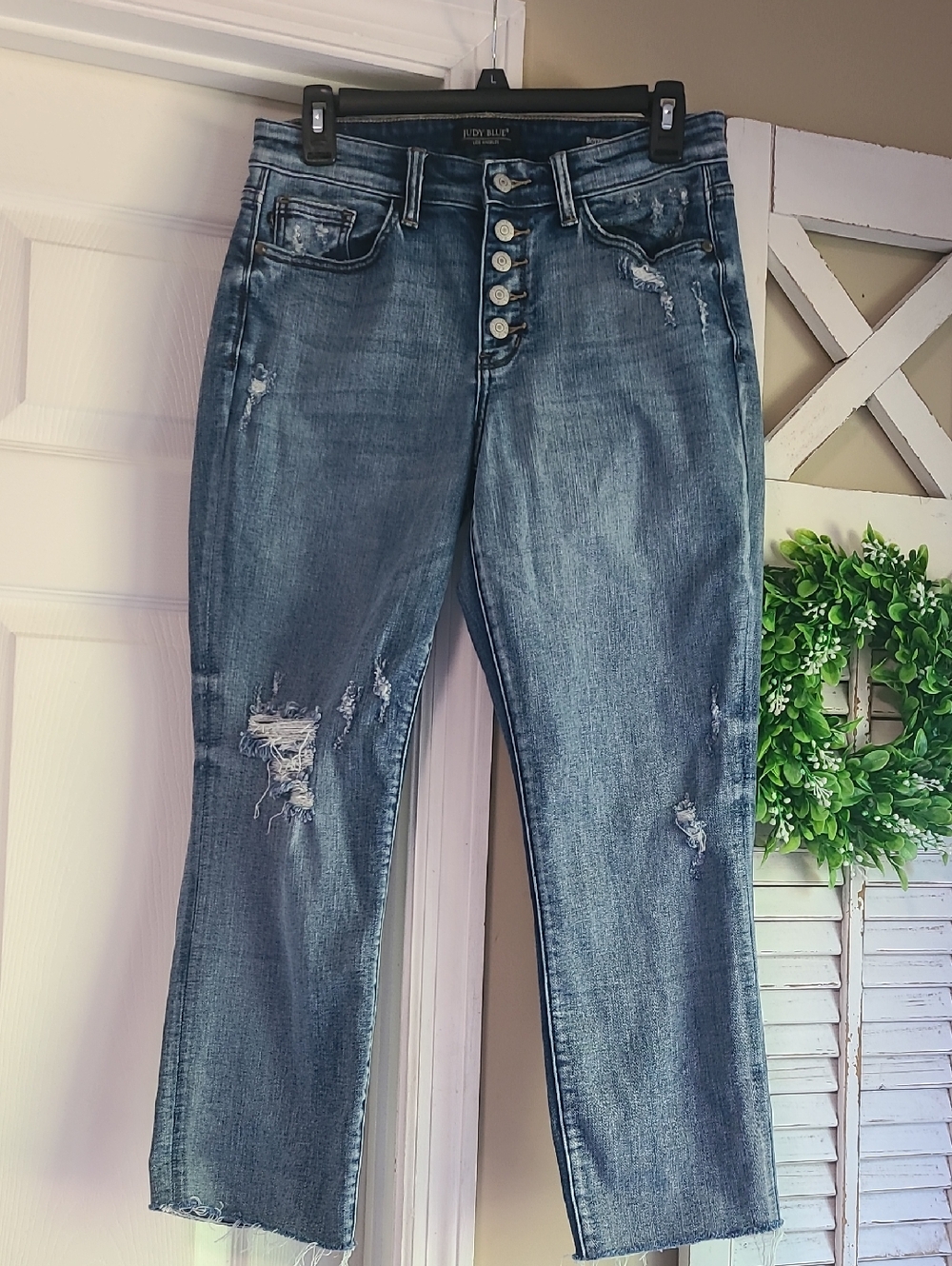 Judy Blue Cropped Distressed Denim Jeans sz 5/27 Boyfriend Fit Front Button Clos